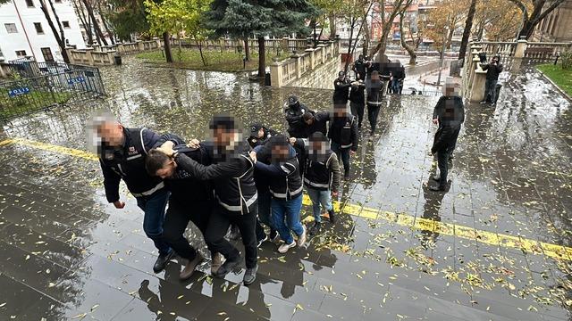 'Daltonlar' çetesine 'Redkit' operasyonu: 2 ilde 13 gözaltı