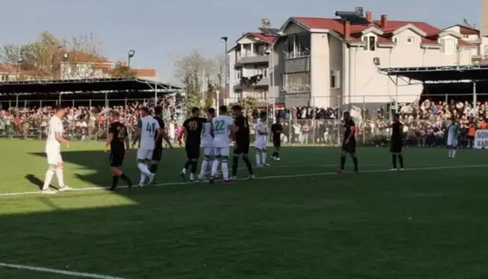 Türkiye'nin konuştuğu Çarşambaspor-Perşembespor maçında gol düellosu! Beraberlik golü 90+5'te geldi