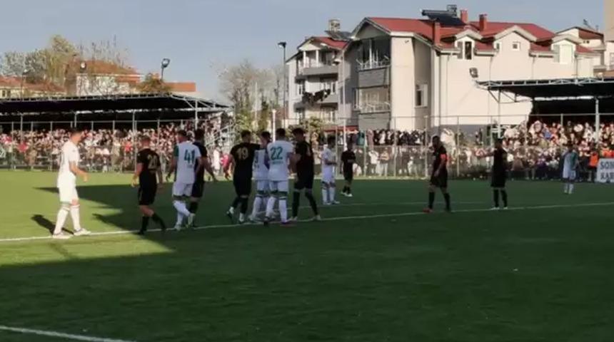 Türkiye'nin konuştuğu Çarşambaspor-Perşembespor maçında gol düellosu! Beraberlik golü 90+5'te geldi