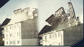 Yer: Sivas! Birçok binanın çatısı uçtu: O anlar kamerada