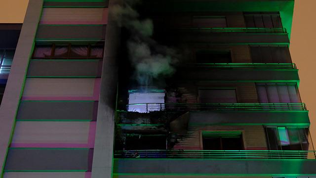 Konya'da 11 katlı apartmanda yangın! Eski bakanın annesi dumandan etkilendi