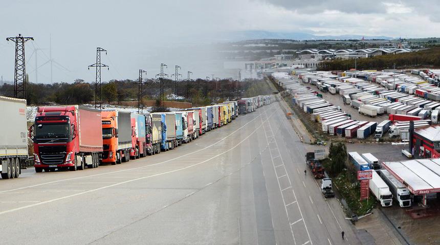 Kar yolları kapadı! Bulgaristan ve Romanya'ya gitmek isteyen TIR'lar uzun kuyruklar oluşturdu
