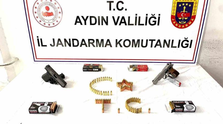 Jandarma ekipleri ş&uuml;phesinde haklı &ccedil;ıktı, ruhsatsız tabanca ele ge&ccedil;irildi