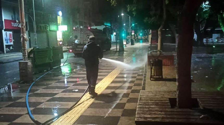 Mersin’de yağış ve fırtına fırtına sonrası temizlik çalışmaları sürüyor