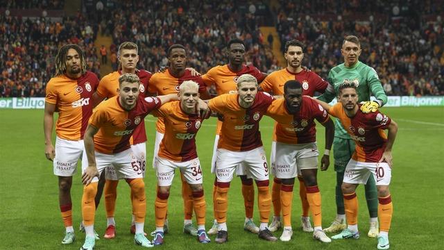 Son dakika: Galatasaray'a Davinson Sanchez'den kötü haber! Manchester United maçında forma giyemeyecek