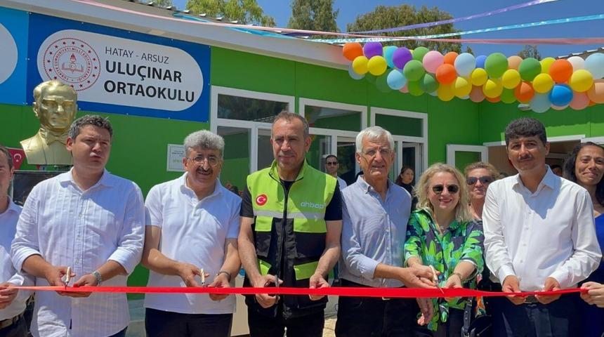 AHBAP Derneği'nin kurucusu Haluk Levent duyurdu! Deprem bölgesine 21 okul daha geliyor: İmzalar atıldı