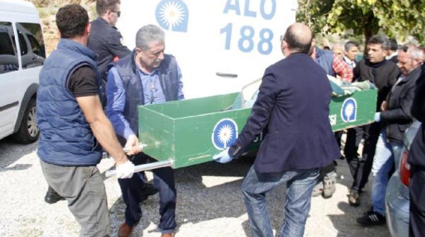 Başına tabanca dayadığı fotoğrafını paylaştıktan sonra &ouml;l&uuml; bulundu