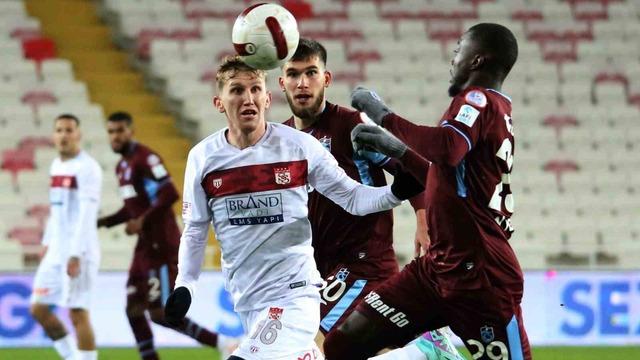 Sivasspor kaçtı, Trabzonspor kovaladı! 6 golün atıldığı mücadele 3-3 beraberlikle sonuçlandı