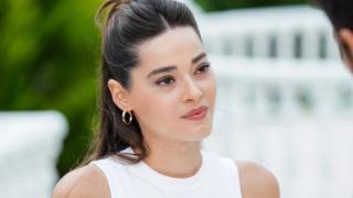 Bir set aşkı daha gerçeğe dönüştü! Yabani'nin yıldızı Simay Barlas kalbini bakın kime kaptırdı!