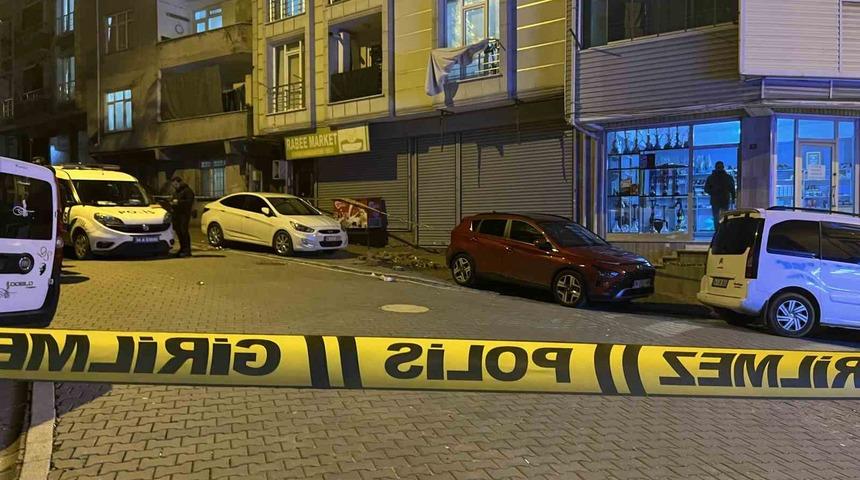 Esenyurt&rsquo;ta sokak ortasında silahla vurulan şahıs hayatını kaybetti