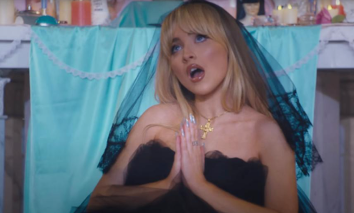 Kilisede çekilen müstehcen video klip rahibin başını yaktı! Görevinden alındı... Milyonlarca izlenmeye ulaştı G3