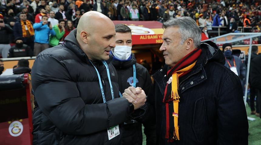 Kasımpaşa takımın başına eski hocası Sami Uğurlu'nun getirildiğini açıkladı!