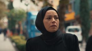 Kızıl Goncalar konusu ne, oyuncuları kim ve ne zaman başlayacak? Özgü Namal ve Özcan Deniz'li Kızıl Goncalar'dan ilk tanıtım!