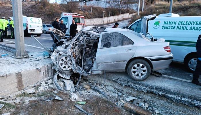 Ankara’da feci kaza! Kontrolden çıkıp direğe çarptı: Aynı aileden 4 kişi hayatını kaybetti