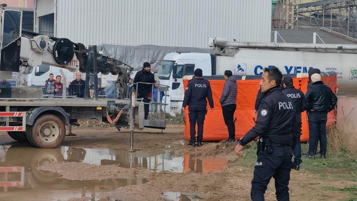 "Tazminatımı vermezseniz intihar ederim" dedi! Kıdem tazminatını vinçle aldı: Dövizi görünce bakın ne yaptı G3