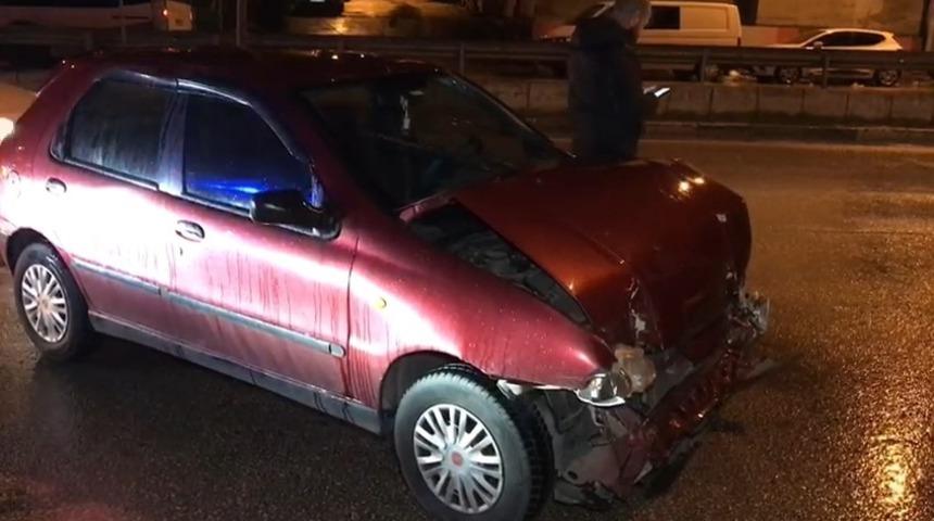 Şerit değiştirirken otobüse çarptı: 1 yaralı