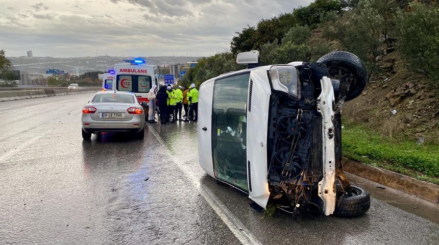 Kocaeli'de devrilen işçi servisindeki 9 kişi yaralandı