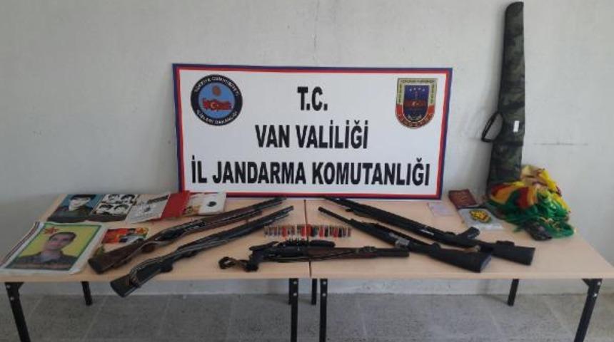 Van'da ter&ouml;r operasyonunda 23 g&ouml;zaltı