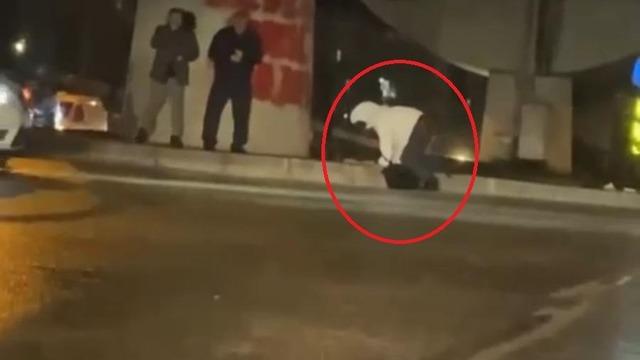 Zor anlar! Şiddetli fırtına her şeyi uçurdu