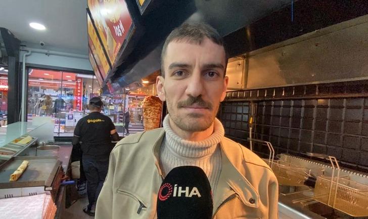 Lokantadaki müşteri yemekteki saç telini göstererek parasını geri istedi... Akılalmaz gerçek kamera görüntülerinde ortaya çıktı G2