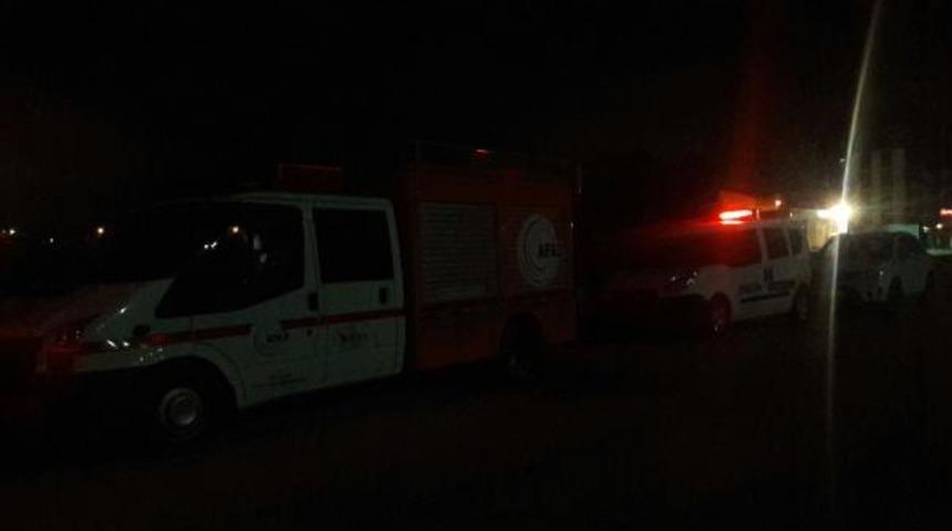 İnşaatta toprak kaydı, 3 iş&ccedil;i yaralandı