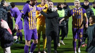 Eyüpspor'dan Arda Turan'a sürpriz! Maç sonunda tüm oyuncular toplandı