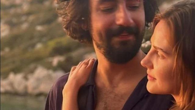 Alina Boz ile Umut Evirgen’in düğün davetiyesi ortaya çıktı! Yemekler MasterChef jürisi Somer Şef'ten...