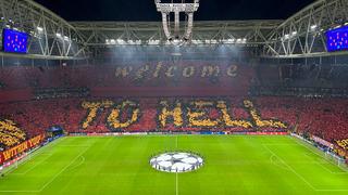 Galatasaray'ın koreografisi dünya basınında! Manchester United futbolcuları bile ağzı açık izledi