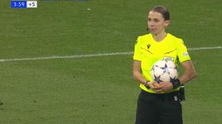 Galatasaray'ı 90+3. dakikada yaktı! Penaltı kararı verdi, VAR monitörünü karıştırdı ve sonrasında iptal etti!