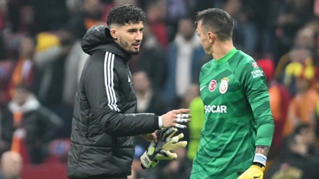Altay Bayındır,  yedek kulübesinden koştu geldi! Maç sonunda ilk adresi Muslera'nın yanı oldu