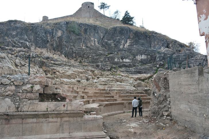 'İçinde altın var' Söylenti hızla yayıldı... Bulunan küp bölge halkını heyecanlandırdı! İçinden çıkan... G4