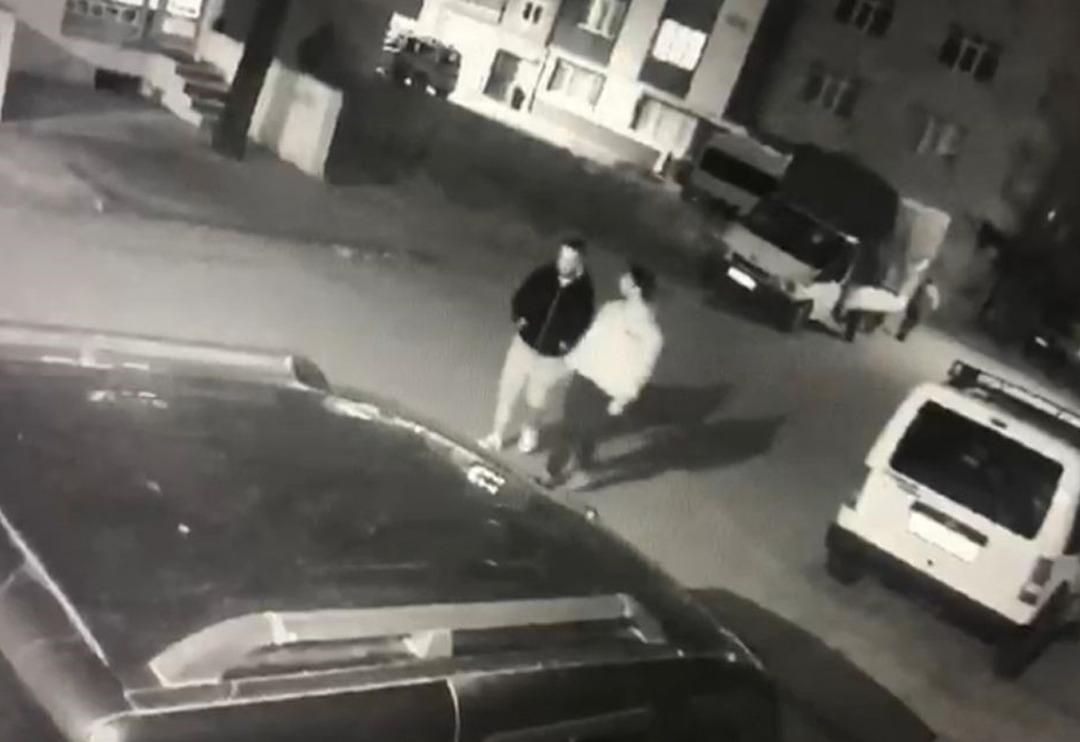 Her cumartesi o şehre gelip... Kamera olmayan sokakları tespit etmişler! Ekiplerden su&ccedil;&uuml;st&uuml;