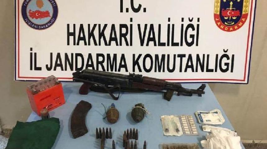 Y&uuml;ksekova ve Şemdinli'de PKK'ya ait silah ve m&uuml;himmat ele ge&ccedil;irildi