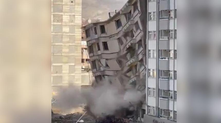 8 katlı ağır hasarlı bina tek dokunuşla yerle bir oldu! Saniye saniye kaydedildi