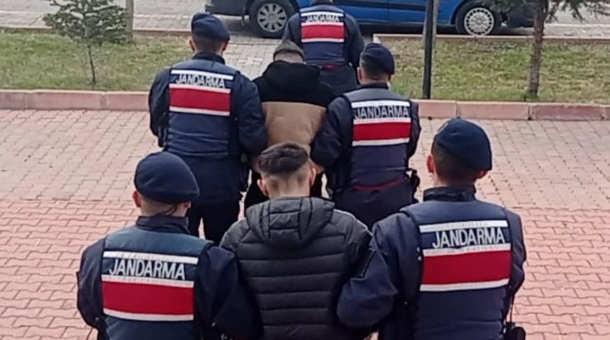 Aksaray'da bir gün çalıştığı iş yerinden hırsızlık yapan kişi ile arkadaşı tutuklandı