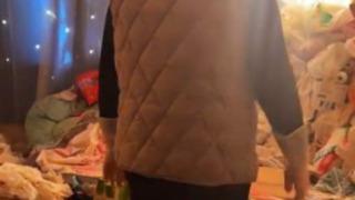 Kiracısı evi kaçar gibi bırakıp gitti! Ev sahibi nedenini eve girince öğrendi... Yürümekte dahi zorlandı