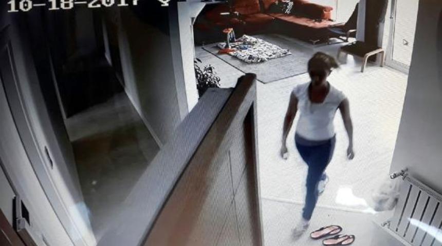 Mahalleye g&ouml;re giyinip 4 evden 300 bin liralık altın ve para &ccedil;aldılar