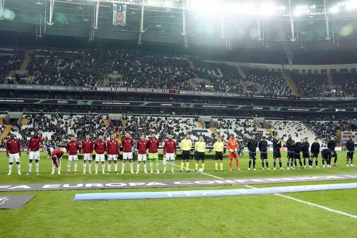 Gruptaki rakipler bile şaşkın! Beşiktaş Club Brugge'a 5-0 yenildi, usta isimler Siyah-Beyazlılar'ı topa tuttu "Bir çuval gol yiyen Beşiktaş mı olur?" G2