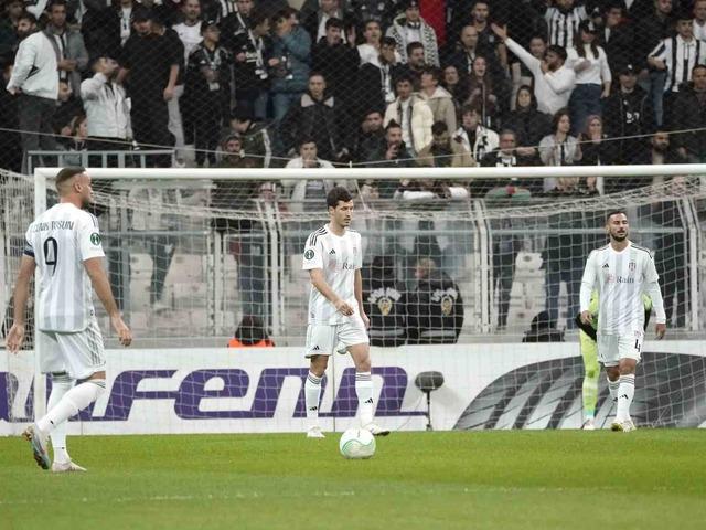 5-0'lık mağlubiyet bardağı taşırdı! Taraftar isyanda "Takımı komple gönderin"