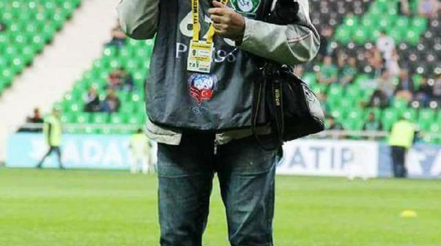 Gazeteci evinin merdivenlerinde &ouml;l&uuml; bulundu