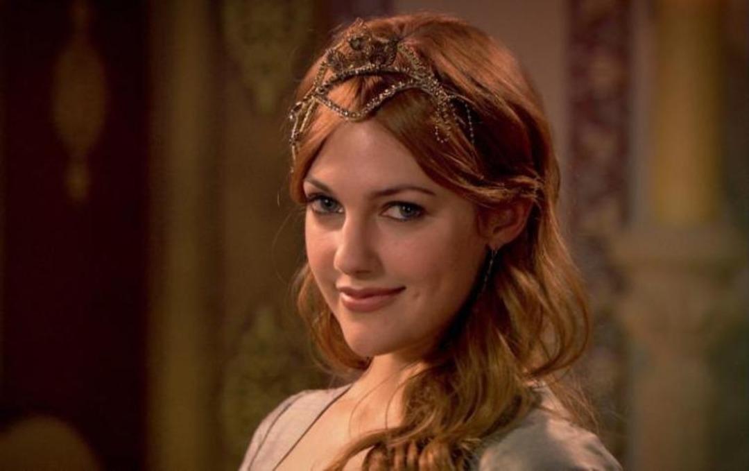 Suudi Arabistan'da festivale katılan Meryem Uzerli sosyal medyanın diline d&uuml;şt&uuml;! "Estetikten g&uuml;lemiyor"