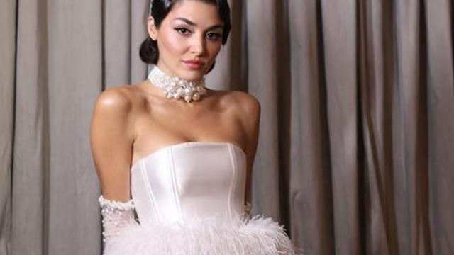 Hande Erçel, Suudi Arabistan tarzıyla olay oldu! Minicik dekolte gözden kaçmadı