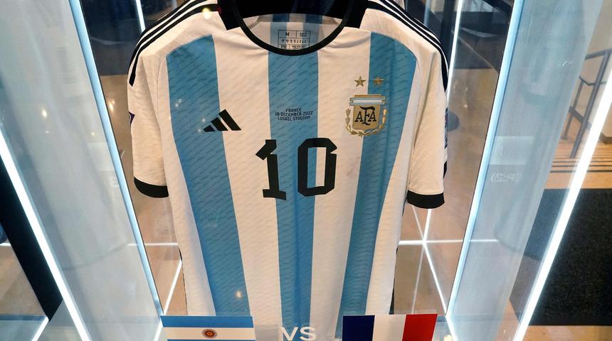 Muhteşem Koleksiyon: Lionel Messi'nin 2022 Dünya Kupası'nda giydiği 6 forma, New York'ta rekor fiyatla açık artırmada!