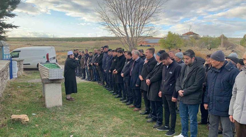Vefat eden Kıbrıs Gazisi son yolculuğuna uğurlandı