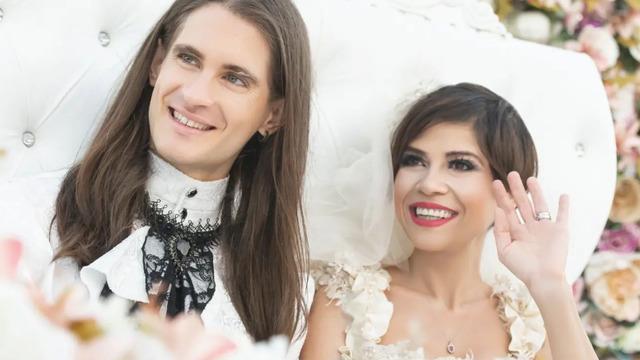 Aydilge eşine fotoğraf atan kadınlara seslenince olay oldu! Evli bir kadının kocasını...