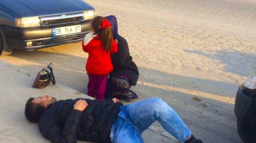 Kendi acısını unuttu, oğlunun başında g&ouml;zyaşı d&ouml;kt&uuml;