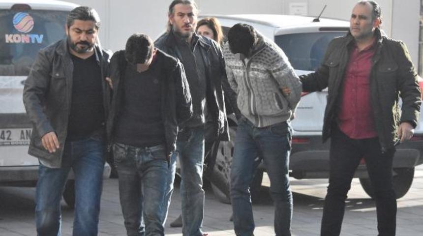 4 aylık hamile kadının evine giren 4 gasp ş&uuml;phelisi yakalandı