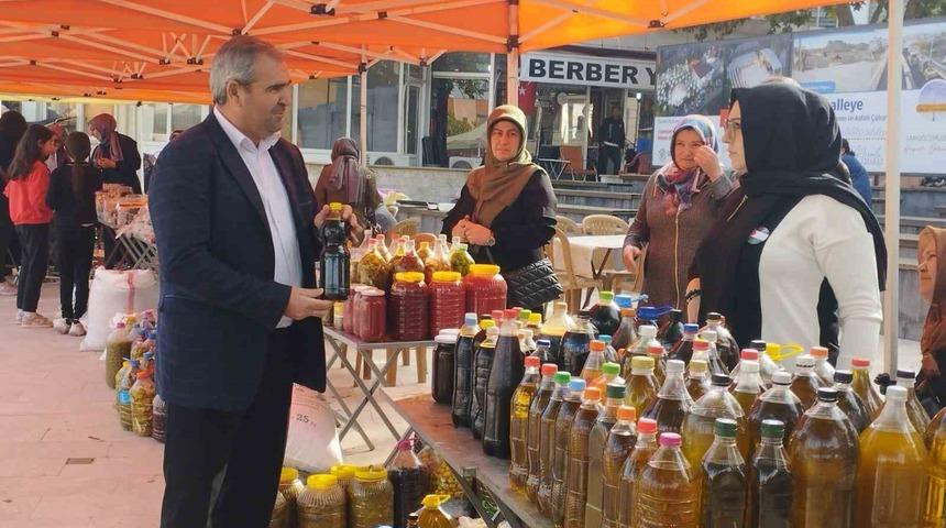 Filistin’e yardım için hayır çarşısı kurdular