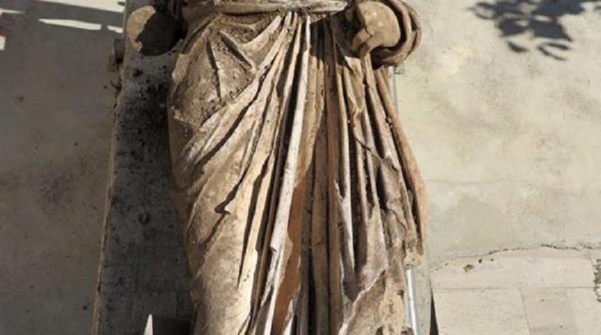 Side'de bulunan Roma d&ouml;nemi heykelleri restore ediliyor