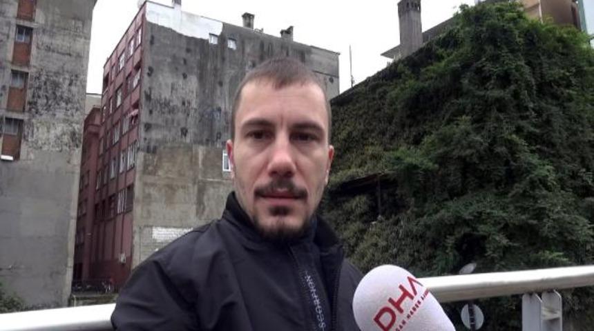 Sarmaşıkların sardığı ev g&ouml;r&uuml;nmez oldu (2)